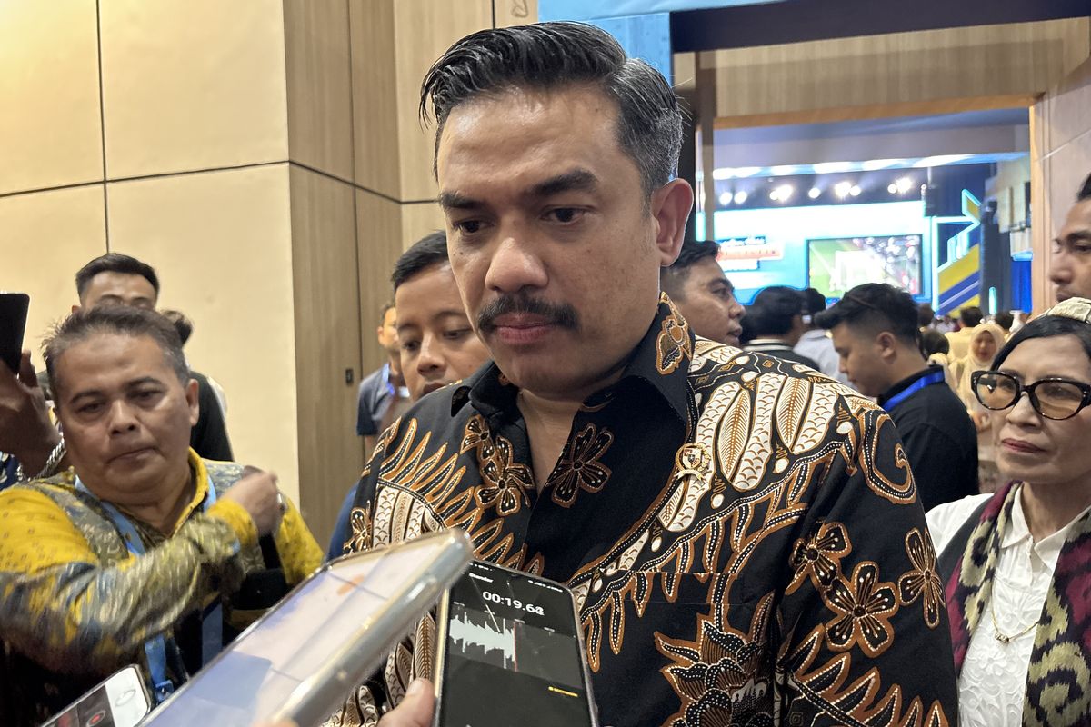 Maman Abdurrahman, Menteri UMKM, Istri Menteri UMKM, menteri UMKM, istri menteri umkm, Menteri UMKM Maman Abdurrahman Klarifikasi ke KPK Usai Viral Surat Kunjungan Istrinya ke Eropa, Surat Resmi Istri Menteri UMKM Tuai Sorotan, Publik Pertanyakan Penggunaan Fasilitas Negara, Profil Singkat Agustina Hastarini, Maman Abdurrahman: Dari DPR ke Kabinet