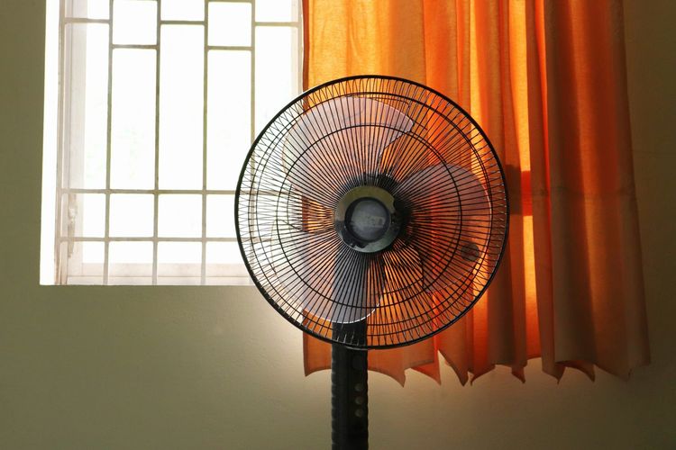 cuaca panas, Semarang, suhu panas, suhu panas di Indonesia, kenapa cuaca panas sekali, fenomena cuaca panas, cuaca panas sampai kapan, cuaca panas hari ini, penyebab cuaca panas, cuaca panas ekstrem, kapan cuaca panas berakhir, BMKG Cuaca Panas, cuaca panas oktober, Fenomena Cuaca Panas: Penyebab, Penjelasan BMKG dan sampai Kapan?