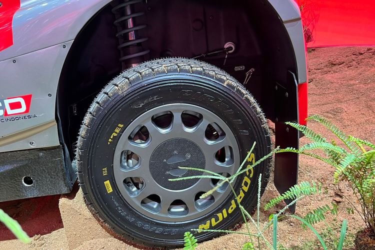 GR Yaris, GR Yaris Rally2, mobil reli, mobil balap, Toyota GR Yaris, GIIAS 2025, Mobil Balap Toyota GR Yaris Rally2 Mejeng di GIIAS 2025