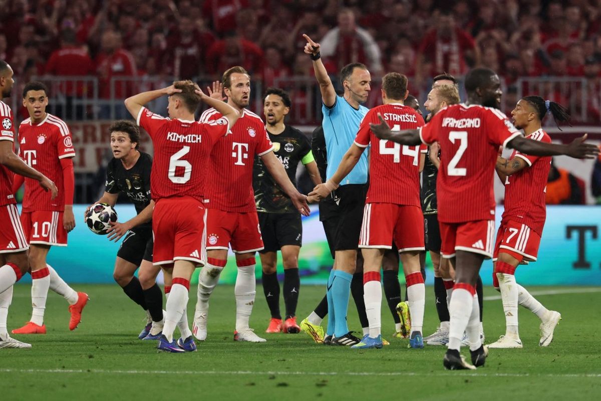 Liga Champions, Bayern Muenchen, Kontroversi Handball Joao Neves di Bayern vs PSG, Ini Alasan Wasit Tak Beri Penalti