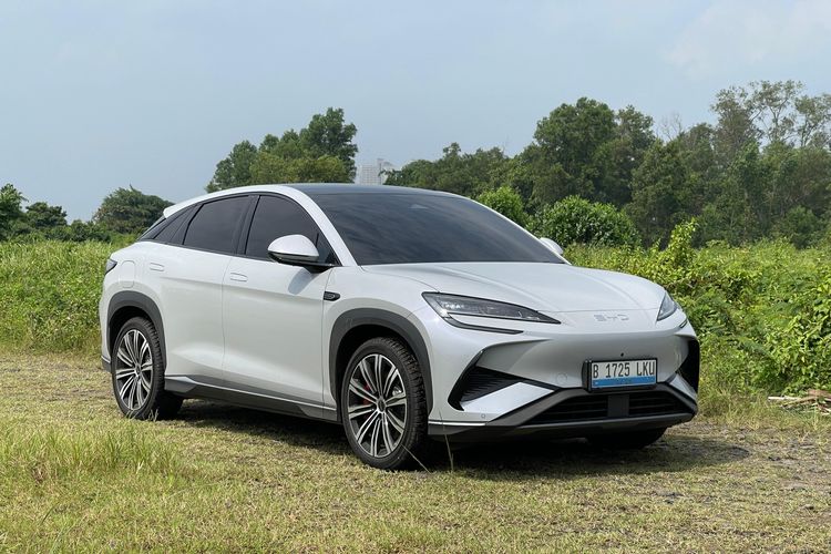 Eagle Zhao, BYD M6, penjualan kendaraan listrik, teknologi EV, Penjualan Mobil Listrik BYD di Indonesia Diklaim Tembus 51.000 Unit