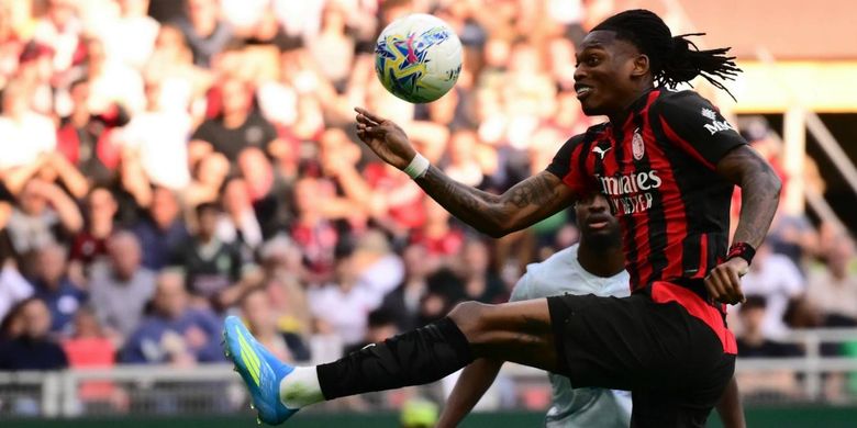 Serginho, Liga Champions, AC Milan, Como, Verona, Juventus, Rafael Leao, Serginho Yakin AC Milan Amankan Satu Tiket Liga Champions Musim Depan