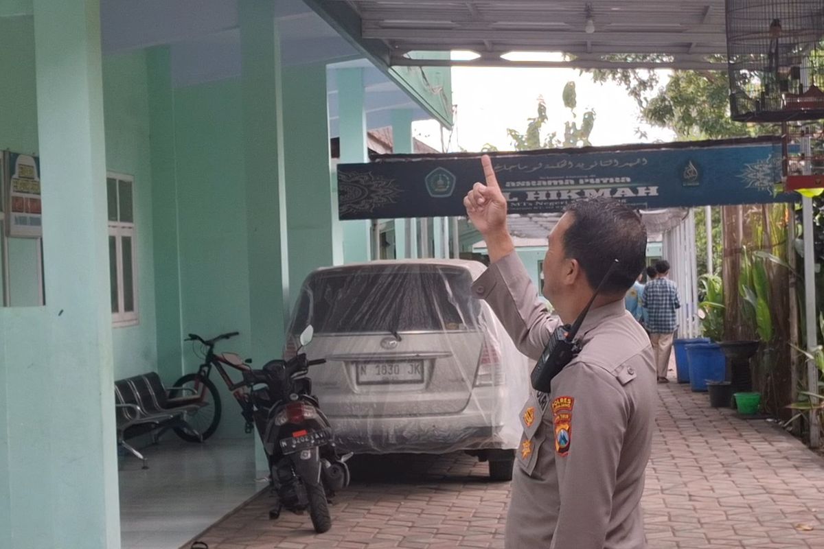 peluru nyasar, Lumajang, 5 Fakta Siswi MTsN 1 Lumajang Tertembak Peluru Nyasar saat Istirahat Sekolah