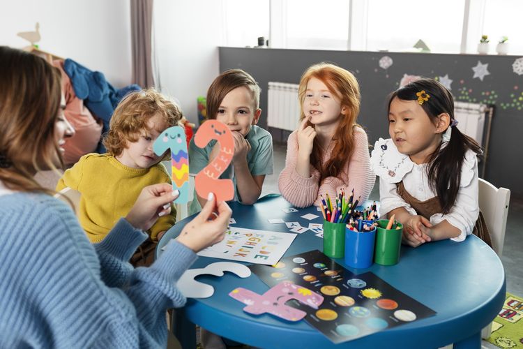 Montessori, Montessori adalah, apa itu montessori, montessori adalah, metode montessori, sekolah montessori, belajar montessori, manfaat montessori, manfaat montessori bagi tumbuh kembang anak adalah, manfaat montessori untuk anak, manfaat sekolah montessori, manfaat metode montessori, manfaat kelas montessori, Manfaat Anak Sekolah Montessori Menurut Pakar, Lebih Mandiri