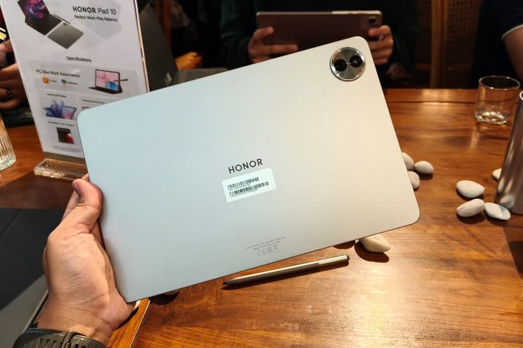 Honor, Tablet Honor, Honor Pad 10, spesifikasi Honor Pad 10, harga honor pad 10, Honor Pad 10 indonesia, Menjajal Honor Pad 10, Tablet Menengah dengan Dukungan Keyboard dan Stylus