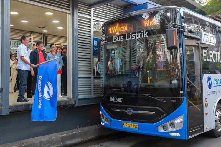 Pramono Anung, Bus Transjakarta, Rute 1W, transportasi ramah lingkungan, pramono anung, Transjakarta Rute Ancol-Blok M Resmi Beroperasi