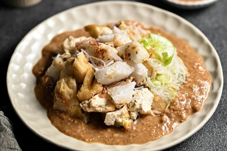 TasteAtlas, makanan vegan, ketoprak, tempe, Tempe, tasteatlas, makanan vegan asia, daftar makanan vegan, 20 Makanan Vegan Terenak di Asia, Ketoprak Kalahkan Sup Miso, 1. Hummus (Lebanon), 2. Mayak Gimbap (Korea Selatan), 3. Fattoush (Lebanon), 4. Mujaddara (Iraq), 5. Domates Çorbas? (Turki), 6. Zeytoon Parvardeh (Iran), 7. Atsuage (Jepang), 8. Ketoprak (Indonesia), 9. Acuka (Turki), 10. Batata Vada (India), 11. K?s?r (Turki), 12. Baba Ghanoush (Lebanon), 13. Sunomono (Jepang), 14. Gobi Manchurian (India), 15. Ful Medames (Arab Saudi), 16. Rajma (India), 17. Tempe Goreng (Indonesia), 18. Misal Pav (India), 19. Dal Bhat (Nepal), 20. Beguni (Bangladesh)