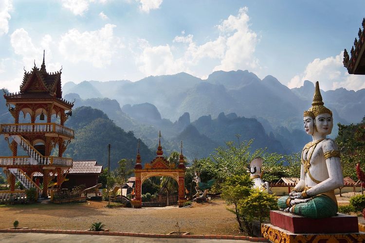 Laos, Vietnam, Kamboja, 3 Destinasi Wisata Termurah di Dunia Ada di Asia, Indonesia Tak Termasuk, Menentukan destinasi hemat, Laos: tenang, murah, dan autentik, Vietnam: pilihan bagi backpacker, Kamboja: kaya sejarah, tetap hemat, Kenapa Asia Tenggara sangat ramah budget?