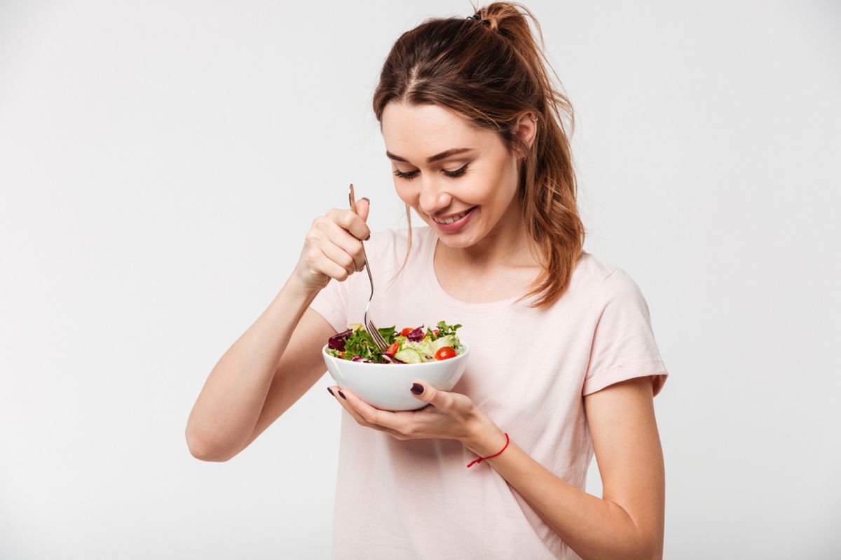 menurunkan berat badan, diet OMAD, Apa itu diet OMAD, cara menurunkan berat badan, diet omad, diet makan sekali sehari, apa itu diet omad, Turun Berat Badan dengan Makan Sekali Sehari, Apakah Efektif?, Apa itu diet OMAD?, Manfaat potensial OMAD, Risiko dan efek samping OMAD, Apakah OMAD cocok untuk kamu?