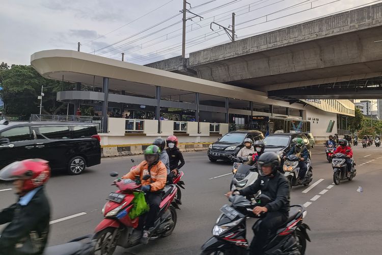 Lapangan Banteng, Lebaran Betawi, Cara ke Lebaran Betawi 2026 di Lapangan Banteng Naik Transjakarta, KRL, dan MRT