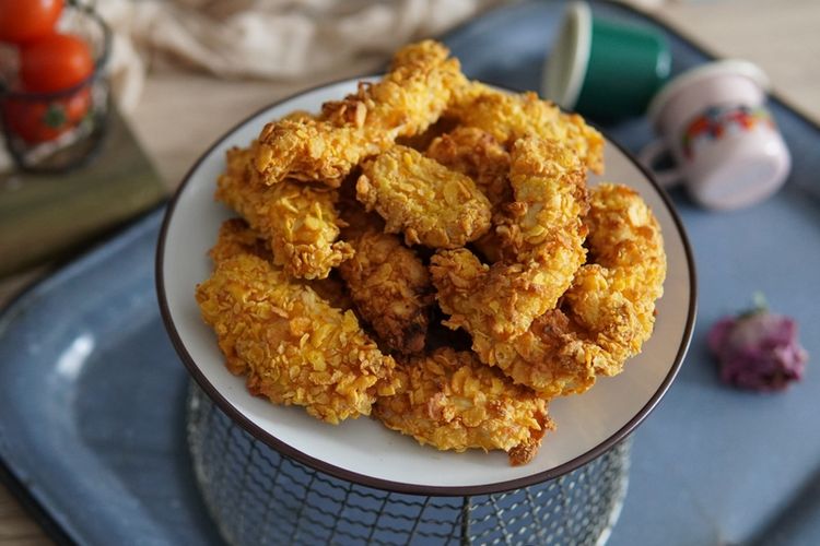 ayam karaage, cara membuat karaage, resep ayam karaage, ayam goreng Jepang, 3 Trik Ayam Karaage Kenyal Tidak Alot Tanpa Baking Powder, Renyah Lama, Resep Ayam Karaage Tanpa Baking Powder, Cara Membuat Ayam Karaage, Trik 1: Gunakan maizena, bukan tepung terigu, Trik 2: Marinasi dengan garam &amp; merica, bukan bumbu tajam, Trik 3: Goreng dalam minyak panas stabil, Tips Tambahan
