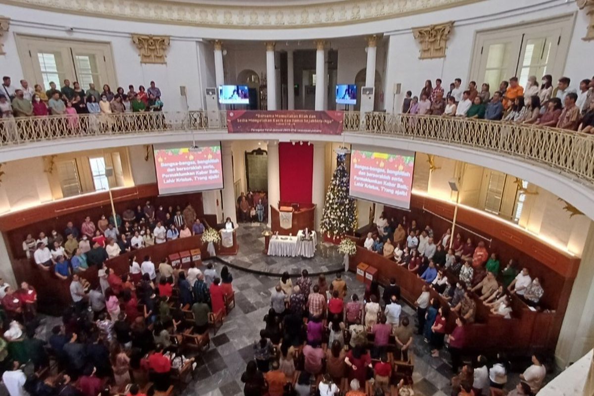 Jadwal Ibadah Natal Gereja Kristen di Jakarta, Ada GPIB Immanuel, GRII, Tiberias, dan GBI Glow, 1. Jadwal Ibadah Natal GPIB Immanuel Desember 2025, 2. Jadwal Ibadah Natal GRII Desember 2025, 3. Jadwal Ibadah Natal Gereja Tiberias Desember 2025, 4. Jadwal Ibadah Natal GBI Glow Desember 2025