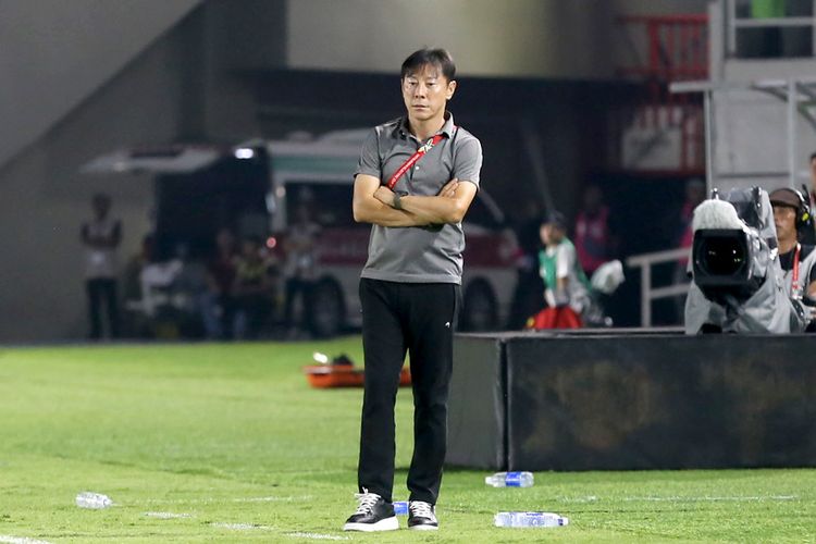 Timnas Indonesia, Patrick Kluivert, pssi, piala dunia 2026, Shin Tae-Yong, Kualifikasi Piala Dunia 2026, Patrick Kluivert dipecat PSSI, patrick kluivert dipecat timnas indonesia, Shin Tae-yong: Fan Timnas Masih Memanggil Saya, Saya Sangat Terharu...