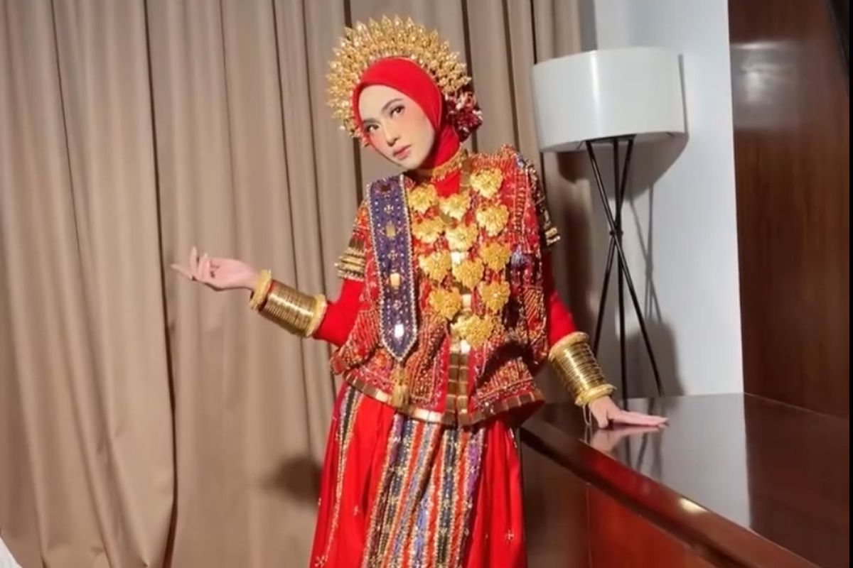 adat Bugis Makassar, Feby Putri, tradisi Mappatoppo adalah, feby putri menikah, tradisi mappacci, tradisi mappacci bugis, tradisi mappacci adalah, Apa Itu Tradisi Mappacci? Feby Putri Jalani Ritual Adat Bugis dengan Haru Jelang Nikah