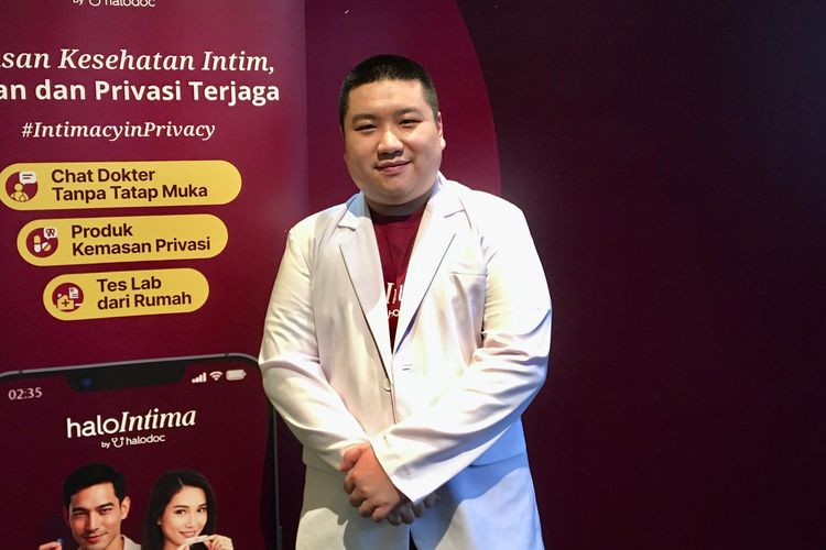 dokter andrologi, kesehatan intim laki-laki, tips menjaga kesehatan intim laki-laki, cara menjaga kesehatan organ intim pria, infeksi menular seksual pada pria, kesehatan organ intim, cara menjaga kesehatan organ intim laki-laki, kesehatan organ intim laki-laki, 4 Cara Menjaga Kesehatan Organ Intim Laki-Laki, Tidak Gonta-ganti Pasangan, 1. Setia dan lindungi diri, 2. Vaksin HPV, 3. Pentingnya gaya hidup sehat, 4. Cari informasi dari sumber terpercaya, 1. Disfungsi ereksi, 2. Ejakulasi dini atau terlalu cepat keluar, 3. Ketidaksuburan, 4. Kurang gairah seksual atau lemah syahwat