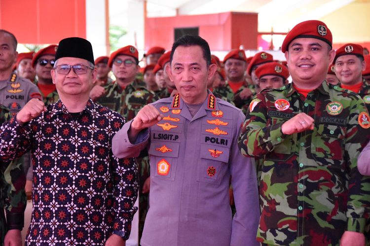 Bintang Mahaputera, Listyo Sigit Prabowo, Prabowo Sebut Kapolri Listyo Sigit Pantas Terima Bintang Mahaputera