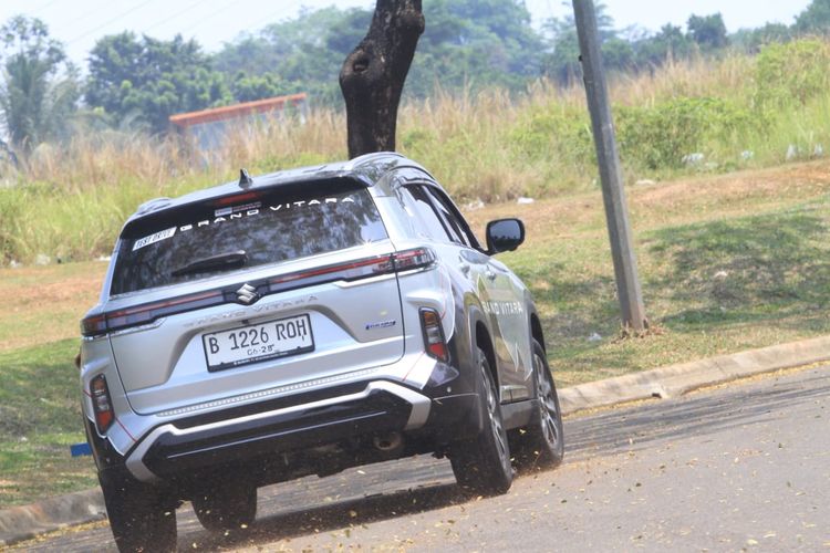 Suzuki Grand Vitara, diskon mobil baru, diskon suzuki, Grand Vitara, harga grand vitara, Diskon Suzuki Grand Vitara Tembus Rp 63 Juta pada Oktober 2025