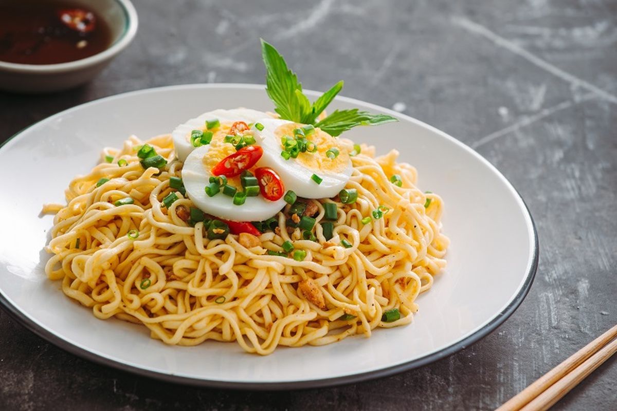 menu mi instan, Ide Menu Sahur Praktis Modal Mi Instan dan Telur yang Sehat dan Bergizi, Mi instan ala Thailand, Mi kuah spesial, Mie nyemek sayur, Mie instan kari ramen, Mi instan creamy sayur
