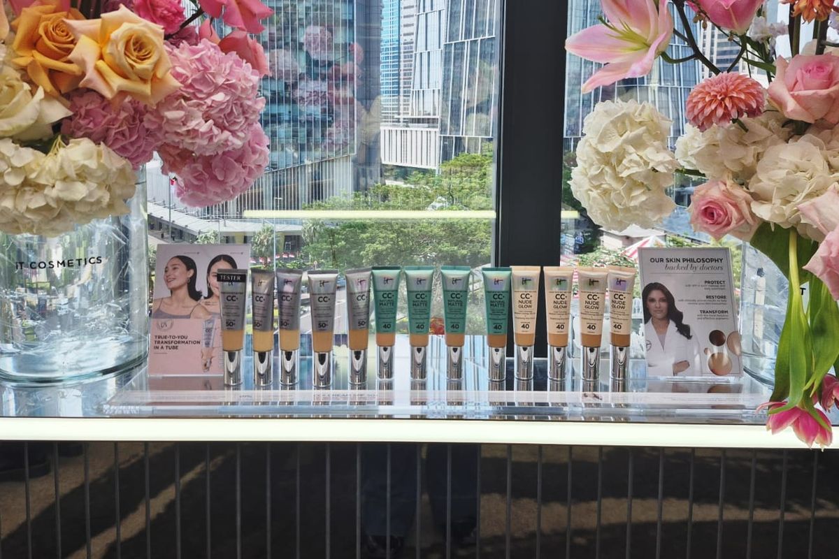 IT Cosmetics, skinsecurities, IT Cosmetics hadir di Indonesia, IT Cosmetics Resmi Debut di Indonesia, Hadirkan 7-in-1 Skincaring Foundation hingga Brush