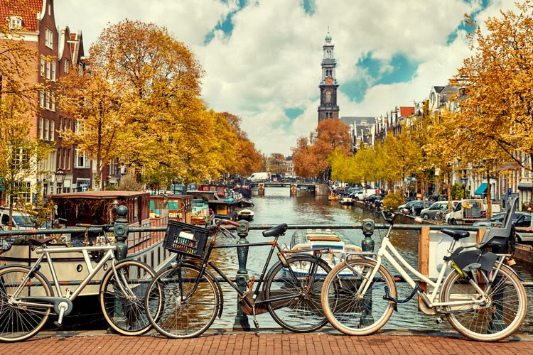overtourism di amsterdam, penyebab overtourism di amsterdam, jumlah turis di amsterdam, tarif pajak turis di amsterdam, Turis Membeludak, Warga Amsterdam Gugat Pemerintah Minta Naikkan Pajak Wisata