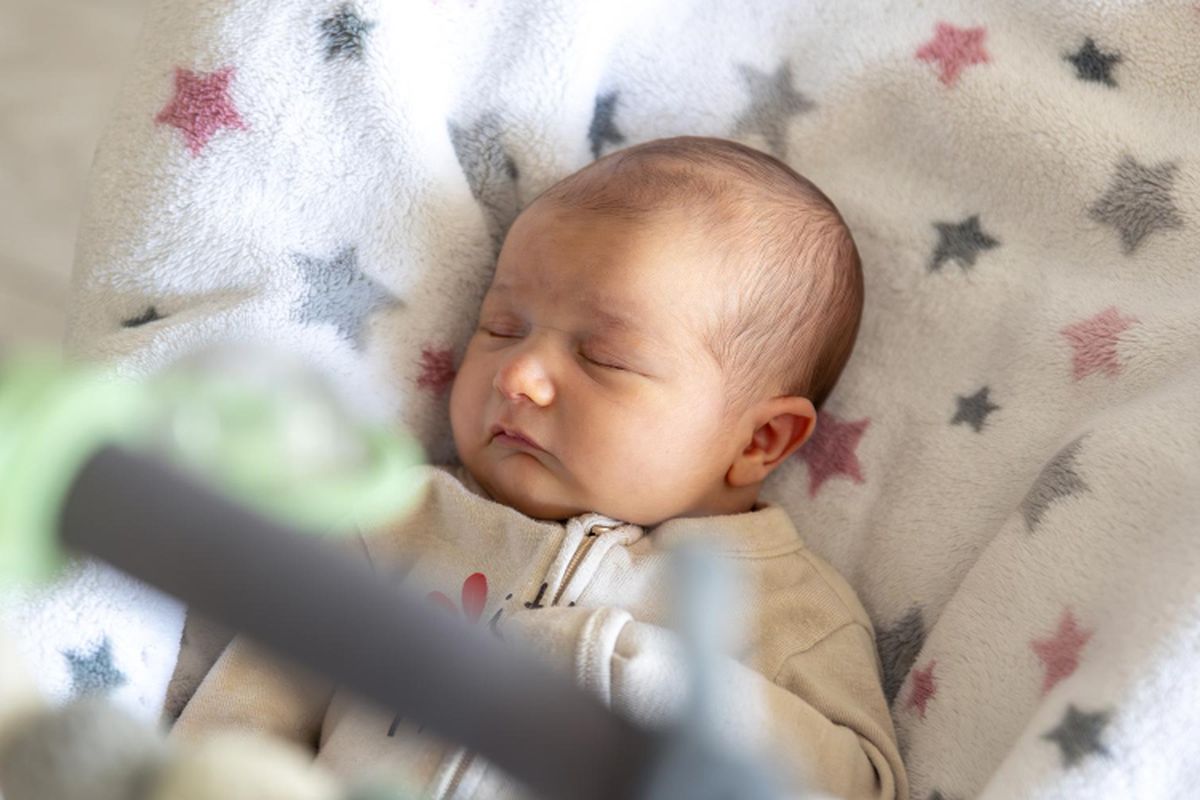 kebutuhan dasar anak, perkembangan anak, Tekanan mental, Takut Gagal Jadi Orangtua, Psikolog Sebut Standar Parenting Kini Terlalu Tinggi, Dari sekadar cukup menjadi serba ideal, Beban kognitif dan tekanan mental, Takut gagal menjadi orangtua, Kesiapan mental jadi pertimbangan utama