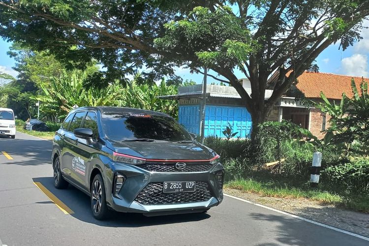 Daihatsu Xenia, biaya operasional, BYD M6, Biaya Operasional BYD M6 vs Daihatsu Xenia: Mana yang Lebih Irit?