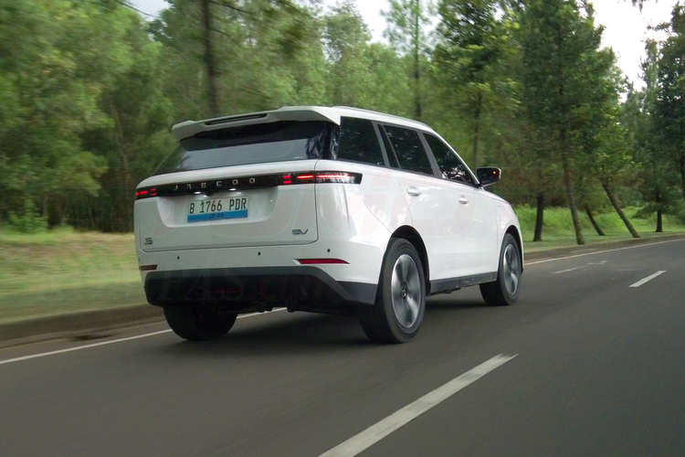 Chery Omoda E5, Jaecoo J5 EV vs Chery Omoda E5: Analisis Lengkap Perbedaan