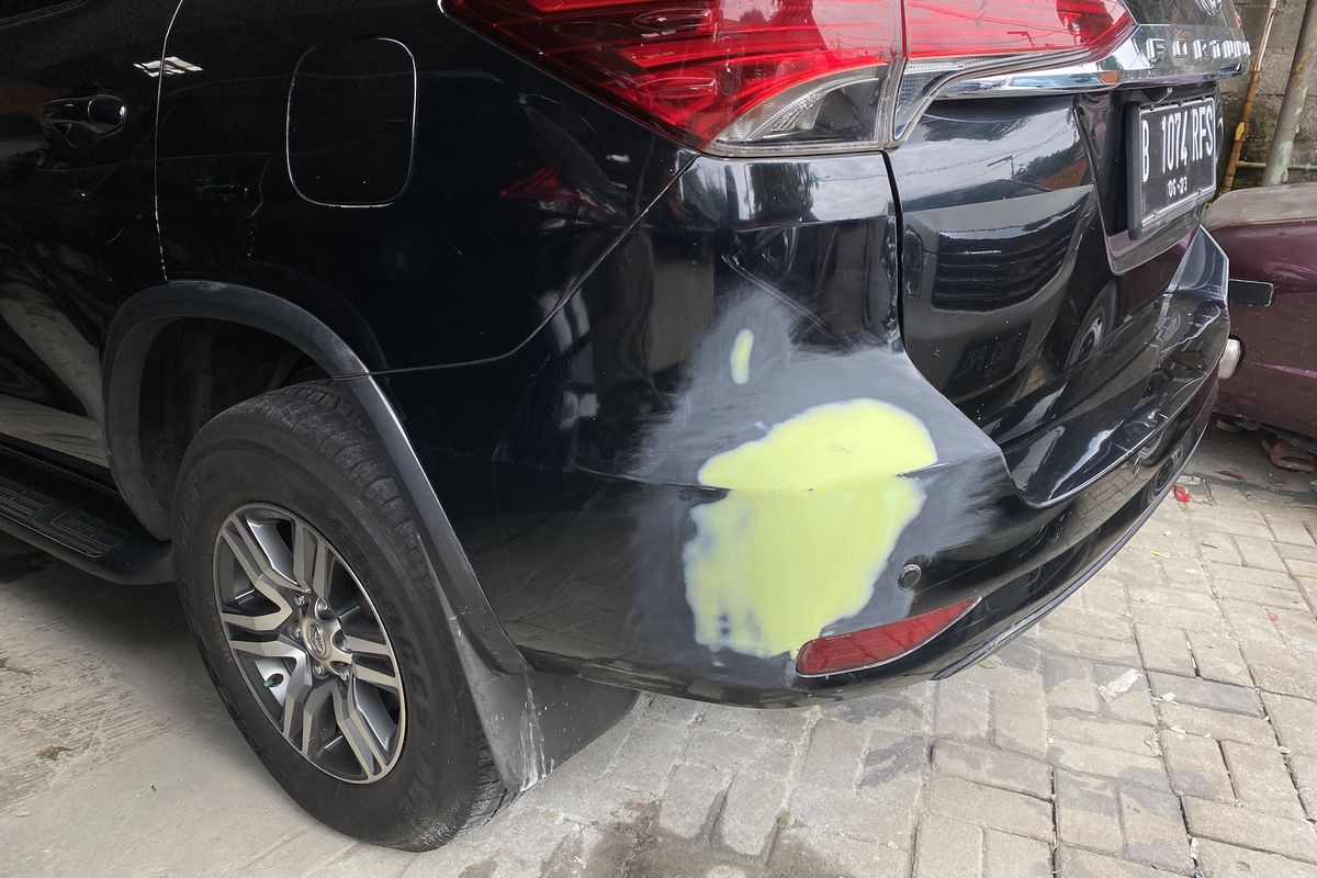 perbaikan bodi mobil, bengkel ketok magic, jakarta selatan, Suwari, Bengkel Ketok Magic: Solusi Cepat untuk Bodi Mobil