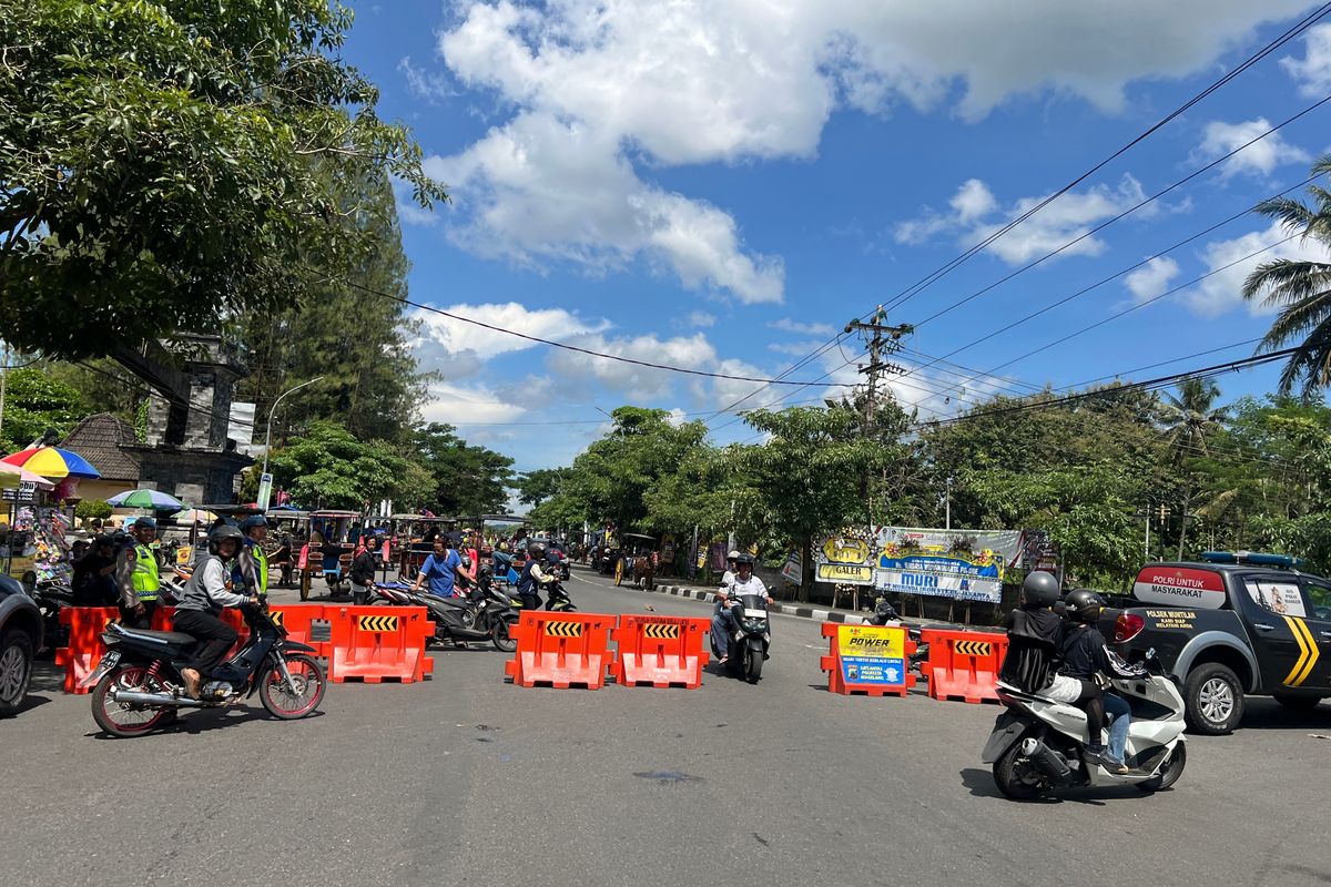 Waisak, Candi Borobudur, Candi Mendut, Kirab Waisak, Kirab Waisak 2025, Jelang Kirab Waisak 2025, Jalur Candi Mendut - Borobudur Mulai Disterilkan