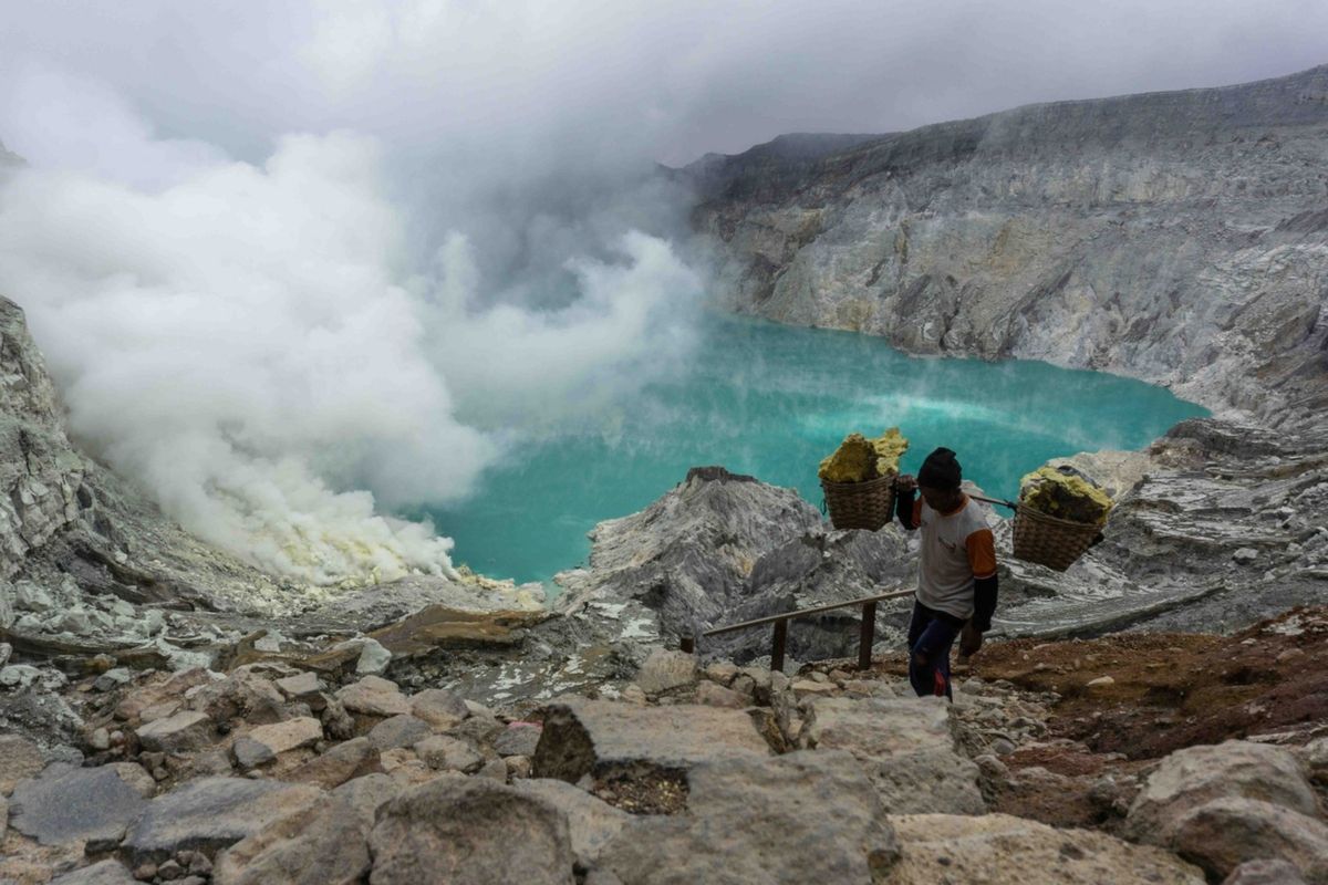 rute damri tujuan kawah ijen, jadwal damri tujuan kawah ijen, harga tiket damri tujuan kawah ijen, Jadwal dan Tarif Bus DAMRI Menuju Kawah Ijen, Cocok untuk Backpacker