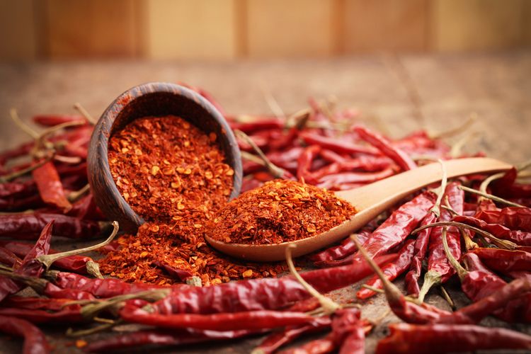 bumbu dapur, cara simpan beras agar tidak kutuan, cara simpan beras, cara simpan beras tahan bertahun, cara simpan beras agar tahan lama, beras bebas bau apek, Tips Simpan Beras Berbulan-bulan agar Bebas Kutu, Pakai Bumbu Dapur Ini, 1. Gunakan Cabai Kering, 2. Tambahkan Daun Jeruk Purut, 3. Manfaatkan Daun Asam Jawa, 4. Lada Kering sebagai Penangkal, 5. Daun Belimbing Wuluh, 6. Daun Pandan untuk Aroma Harum