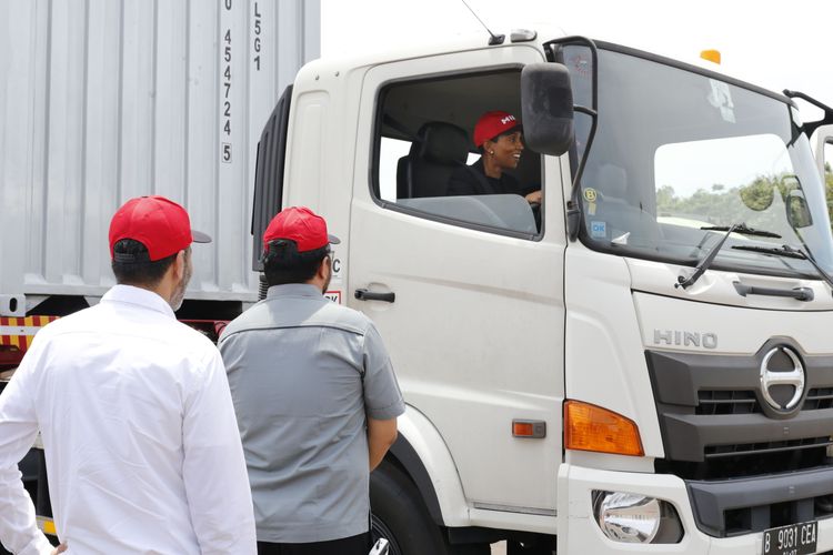 hino, logistik, Pengendara, keselamatan, Perkuat Budaya Keselamatan Jalan, Hino Latih Pengemudi Nestle
