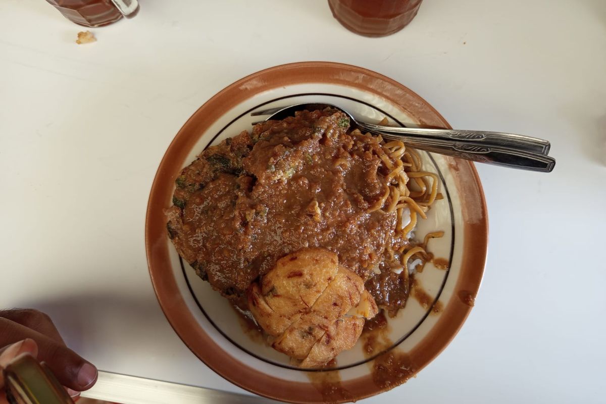 Saus pecel, bumbu pecel, saus pecel, saus pecel tahan lama, Cara agar Saus Pecel Tidak Mudah Tengik dan Awet Tahan Lama, 1. Gunakan minyak baru dan bersih, 2. Sangrai kacang lebih dianjurkan, 3. Haluskan kacang saat masih panas, 4. Semua bumbu wajib dimatangkan, 5. Dinginkan sebelum disimpan
