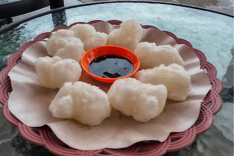 oleh oleh jogja, oleh oleh yogyakarta, oleh oleh khas Jogja, bapkia Jogja, Selain Bakpia, Ini 9 Oleh-oleh Khas Jogja yang Cocok Dibawa Pulang, 1. Gudeg, 2. Geplak, 3. Yangko, 4. Bakpia kukus, 5. Keripik belut Godean, 6. Cokelat Monggo, 7. Lemper ayam Bu Sri, 8. Wedang uwuh, 9. Geblek