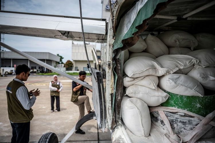 hujan, banjir, rekayasa cuaca, modifikasi cuaca, banjir di Semarang, titik banjir, titik banjir di Semarang, 16 Titik Banjir di Semarang, Ketinggian 5 hingga 60 Sentimeter