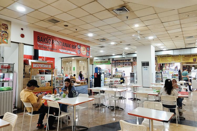 WTC Mangga Dua, wtc mangga dua jakarta utara, wtc mangga dua square, lapangan badminton wtc mangga dua, Kisah WTC Mangga Dua, Pedagang: Lorong-Lorong Sepi, Kayak Kuburan