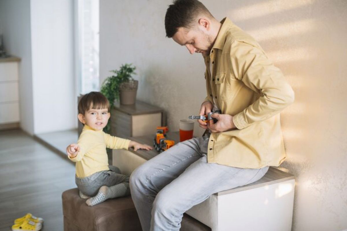 latte dad, fenomena latte dad, apa itu latte dad, Latte Dad, Gaya Pengasuhan Anak di Swedia yang Andalkan Para Ayah