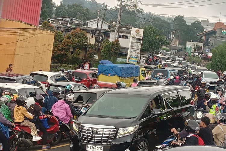 Korlantas, rekayasa lalu lintas, contraflow, one way, jalur Puncak, Korlantas Siapkan Rekayasa Lalu Lintas di Jalur Puncak saat Nataru