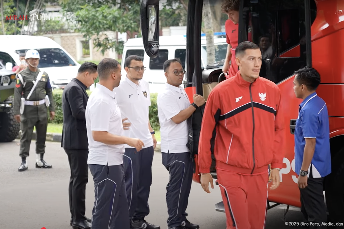 Kualifikasi Piala Dunia 2026 Zona Asia, timnas Indonesia, Timnas Indonesia, Prabowo, Presiden Prabowo, Jay Idzes, Jepang vs Indonesia, timnas indonesia vs jepang, Timnas Indonesia vs China, presiden prabowo subianto, skor indonesia vs china, hasil timnas Indonesia vs China, skor timnas Indonesia vs China, Dari GBK ke Kertanegara, Timnas Indonesia Pastikan Terus Berjuang di Osaka