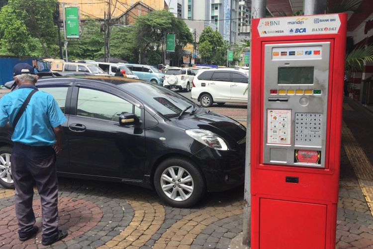 parkir, mobil, mesin, motor, mesin parkir, Beda dengan SPBU, Begini Cara Tera dan Tera Ulang di Mesin Parkir