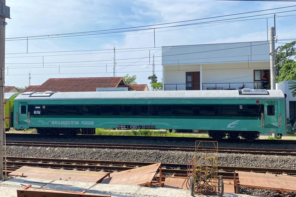 Kereta Petani dan Pedagang, tarif Kereta Petani dan Pedagang, aturan naik Kereta Petani dan Pedagang, kereta petani dan pedagang, tarif kereta petani dan pedagang, syarat naik kereta petani dan pedagang, aturan naik kereta petani dan pedagang, Tarif Kereta Petani dan Pedagang yang Mulai Beroperasi 1 Desember 2025, Tarif Kereta Petani dan Pedagang Dipatok Rp 3.000, Jumlah Perjalanan serta Kapasitas Kereta Petani dan Pedagang, Cara Registrasi Pengguna Kereta Petani dan Pedagang, Aturan Barang Bawaan untuk Petani dan Pedagang