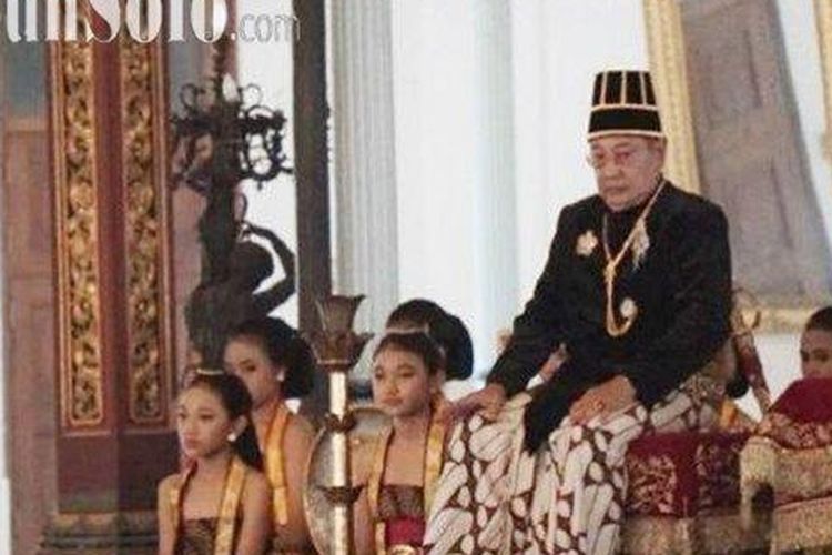 Mangkunegoro X, Pakubuwono XIII, PB XIII, Keraton Solo, profil Pakubuwono XIII, Pakubuwono XIII meninggal, sosok Pakubuwono XIII, Pakubuwono XIII di Mata Mangkunegoro X: Pemimpin Tangguh dan Bijaksana