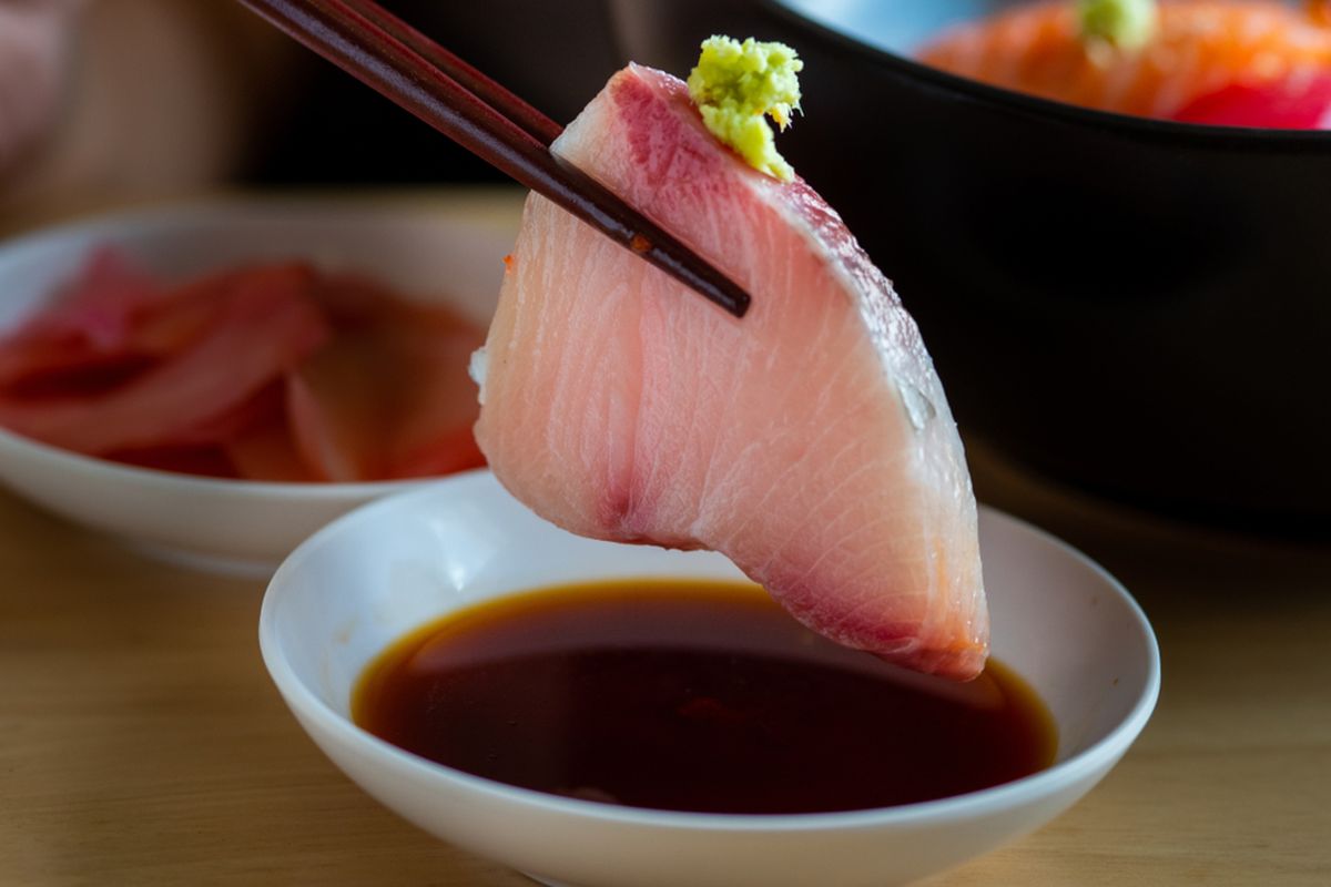 sashimi, Hong Kong, Penemuan Cacing di Sashimi Jadi Viral di Hong Kong, Pihak Restoran Minta Maaf