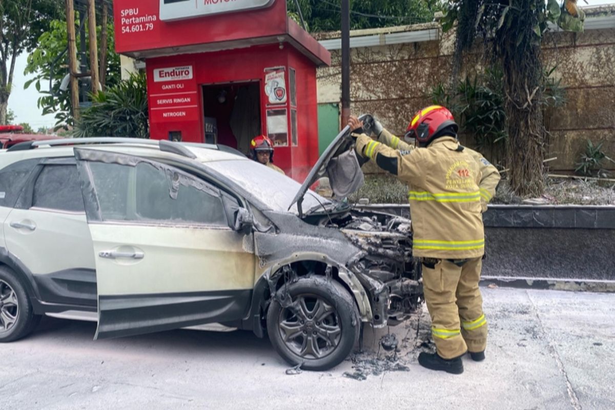mobil, korek api, dasbor, kebakaran, Jangan Taruh Korek Api di Dasbor Mobil