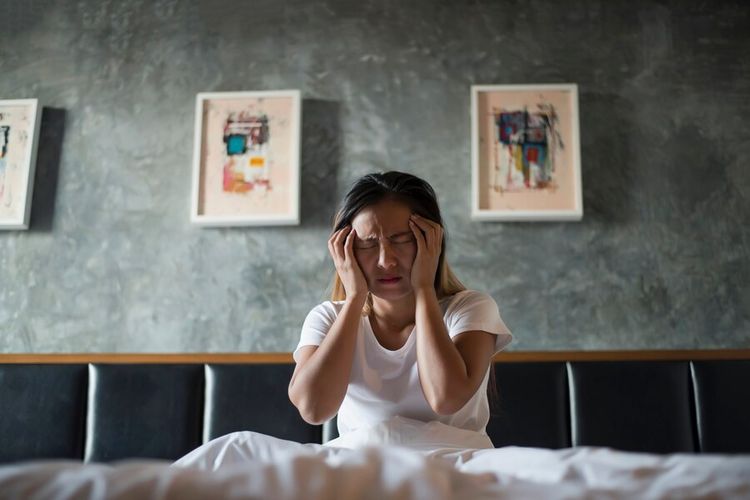 penyebab mimpi buruk, mencegah mimpi buruk, Cara Menghindari dan Mencegah Mimpi Buruk, Kelola stres, Berhati-hatilah dengan konten yang dikonsumsi, Luangkan waktu untuk bersantai sebelum tidur, Dapatkan tidur yang cukup dan berkualitas, Jaga jadwal tidur yang konsisten