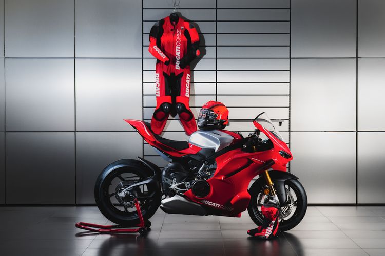 Ducati Indonesia, Ducati Panigale V4 R Resmi Hadir di Indonesia, Superbike DNA MotoGP, Teknologi Balap yang Dibawa ke Jalan Raya, Performa Mendekati MotoGP, Transmisi dan Handling Ala Motor Balap, Elektronik Canggih untuk Performa Maksimal, Lebih dari Sekadar Motor