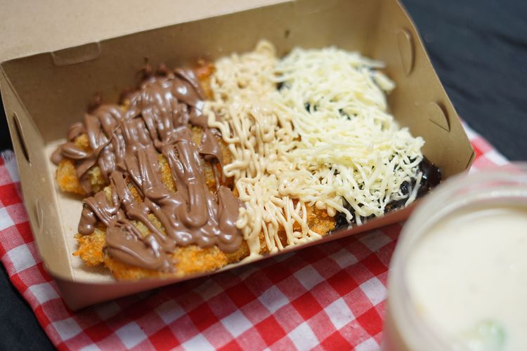 Pisang nugget, nugget pisang, Resep Pisang Nugget Kriuk Keju Cokelat, Ini Bahan Lapisan Tepungnya!
