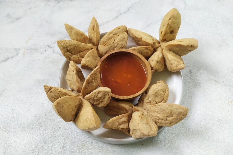 resep bakso ikan, cara membuat bakso goreng, resep bakso goreng ayam, resep bakso goreng, bakso goreng, bakso ayam goreng, bakso ikan goreng, bakso ikan teri goreng, cara menyimpan bakso, resep bakso goreng rumahan, Resep dan Cara Membuat Beragam Bakso Goreng Rumahan, Berbahan Ayam hingga Ikan Lele, 1. Bakso Ayam Goreng, 2. Bakso Ikan Goreng, 3. Bakso Ikan Teri Goreng, 4. Bakso Ikan Gabus Goreng, 5. Bakso Ikan Lele Goreng