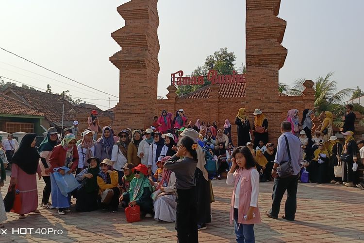 Lembur Pakuan, Dedi Mulyadi, Festival Nyuhun Buhun, Dedi Mulyadi Hidupkan Tradisi, Gelar Festival Budaya Nyuhun Buhun di Lembur Pakuan 9–12 April 2026