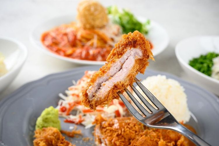 chicken katsu, Resep Chicken Katsu, bahan chicken katsu, chicken katsu empuk, chicken katsu tidak pecah, membuat chicken katsu, Tips Bikin Chicken Katsu Empuk dan Krispi, Ini Bahan Lapisannya!